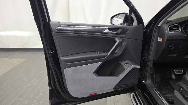 car Volkswagen Tiguan id64794 photo #24