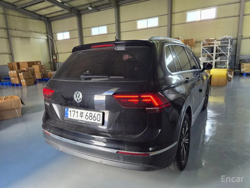 car Volkswagen Tiguan id65044 photo #2