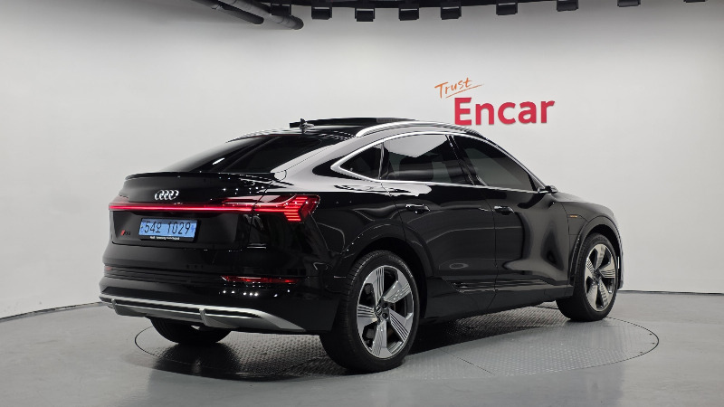 car Audi e-tron id65199 photo #2