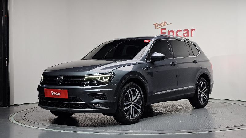 car Volkswagen Tiguan id65215 main photo