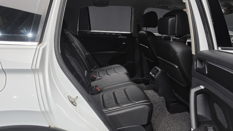 car Volkswagen Tiguan id65218 photo #11