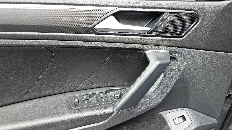 car Volkswagen Tiguan id65220 photo #17