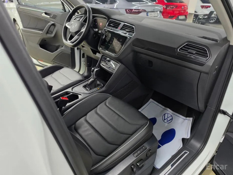 car Volkswagen Tiguan id65227 photo #18