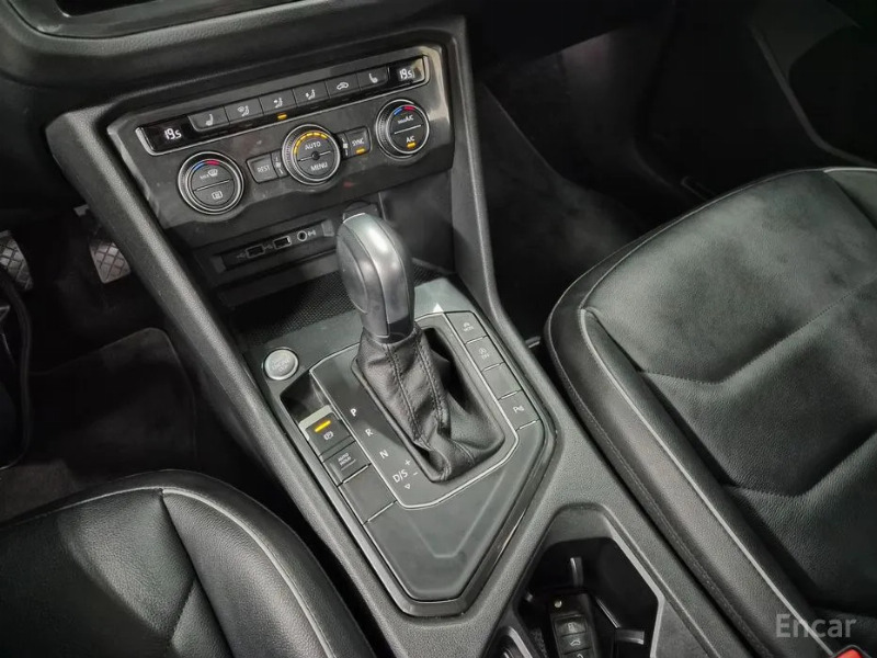car Volkswagen Tiguan id65228 photo #9