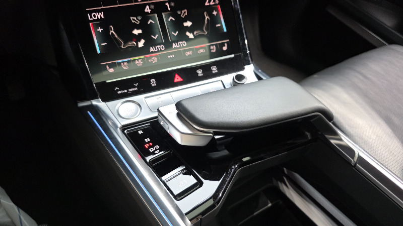 car Audi e-tron id65244 photo #9