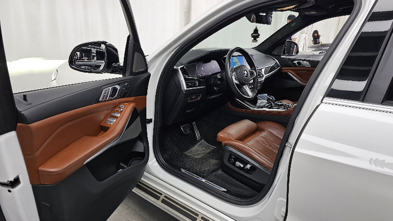 car BMW X7 id65321 photo #10