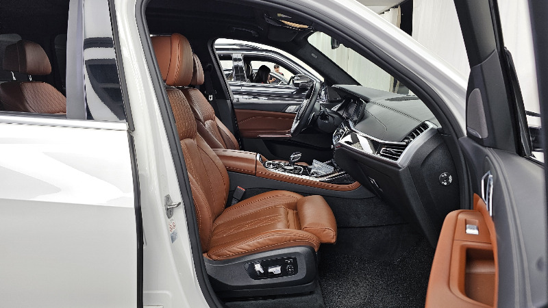car BMW X7 id65321 photo #11