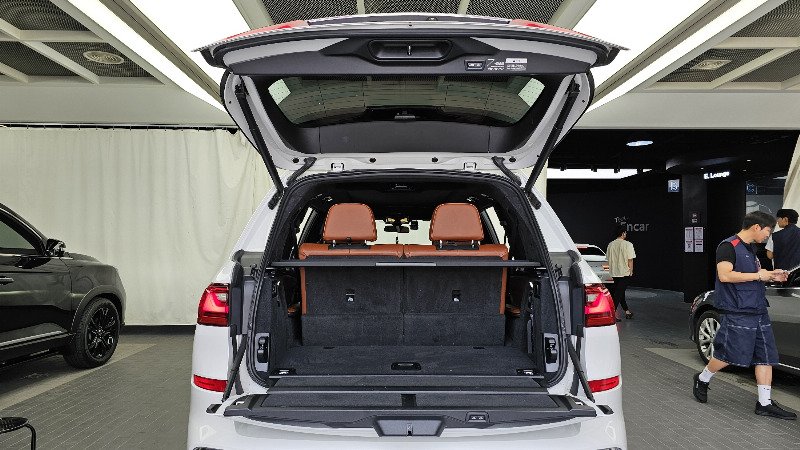 car BMW X7 id65321 photo #20