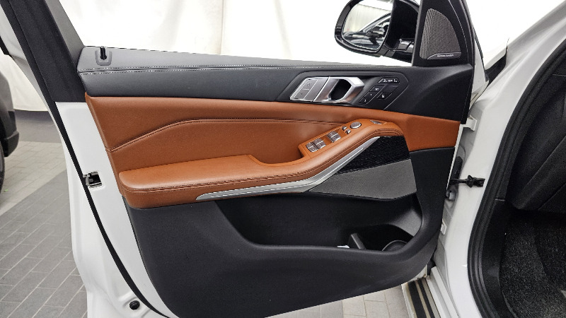 car BMW X7 id65321 photo #24