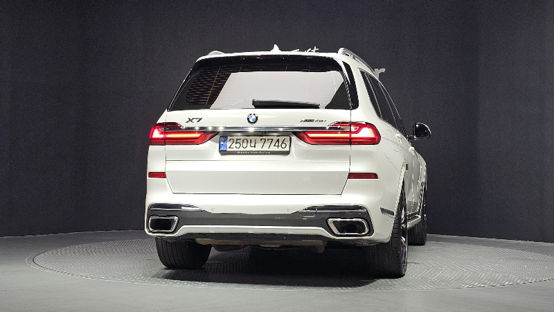 car BMW X7 id65321 photo #4