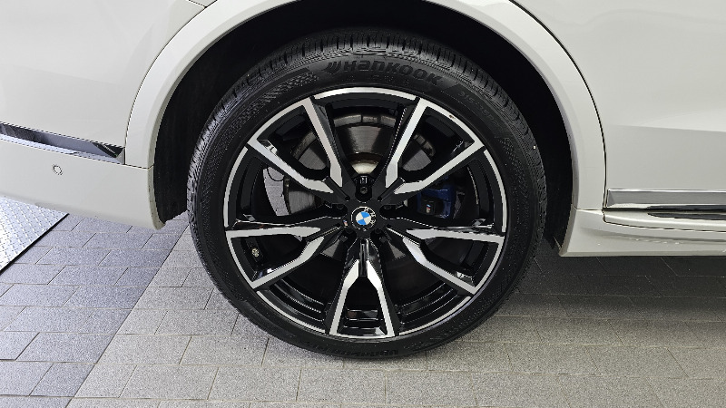 car BMW X7 id65321 photo #5