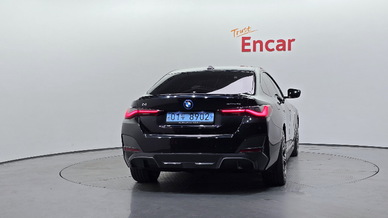 car BMW i4 id65329 photo #4