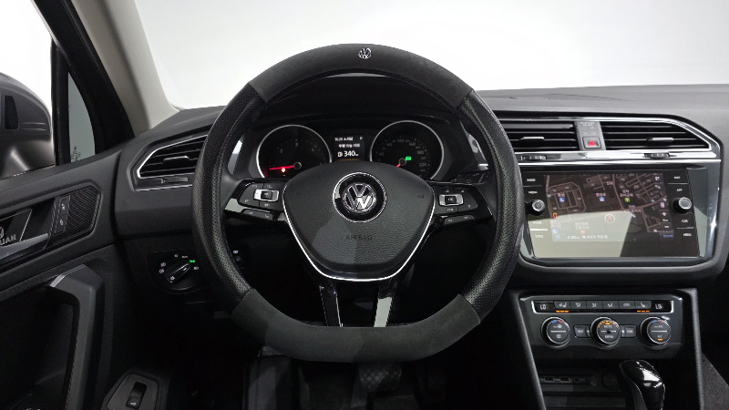 car Volkswagen Tiguan id65351 photo #12