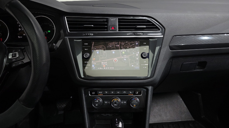 car Volkswagen Tiguan id65351 photo #13