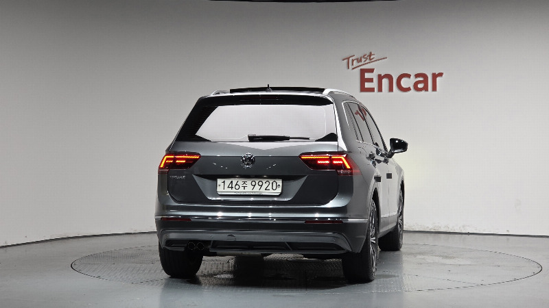 car Volkswagen Tiguan id65351 photo #4