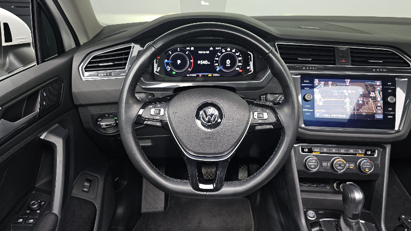 car Volkswagen Tiguan id65356 photo #12