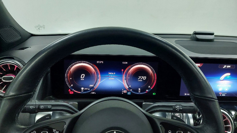 car Mercedes Benz GLB id65458 photo #8