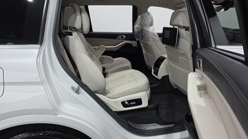 car BMW X7 id65476 photo #12
