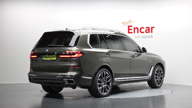 car BMW X7 id65503 photo #2