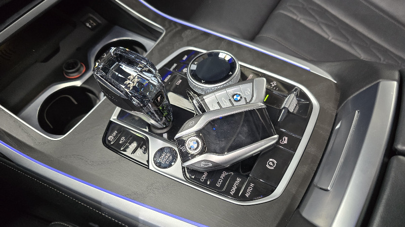 car BMW X7 id65511 photo #9
