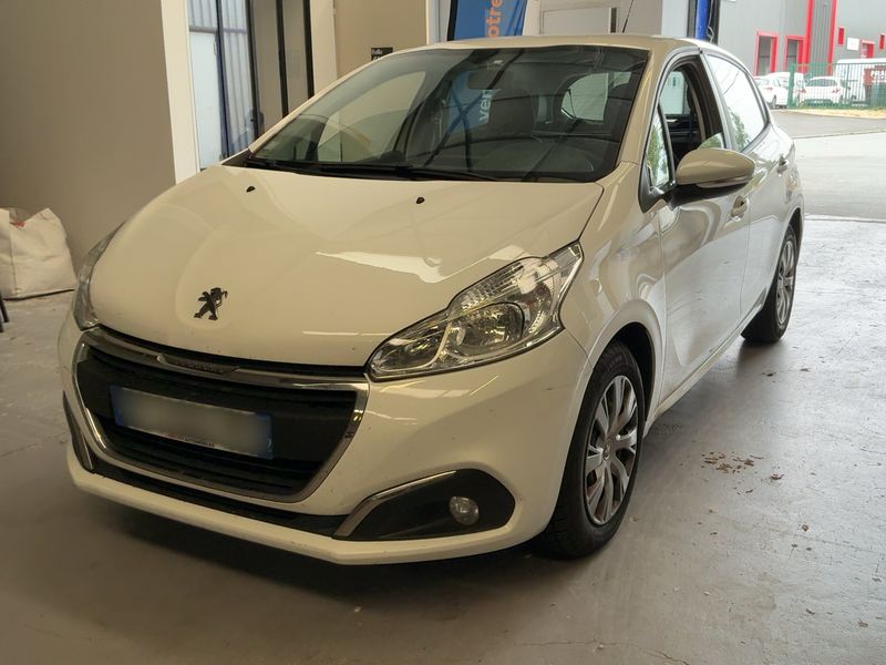 car Peugeot 208 id65543 main photo