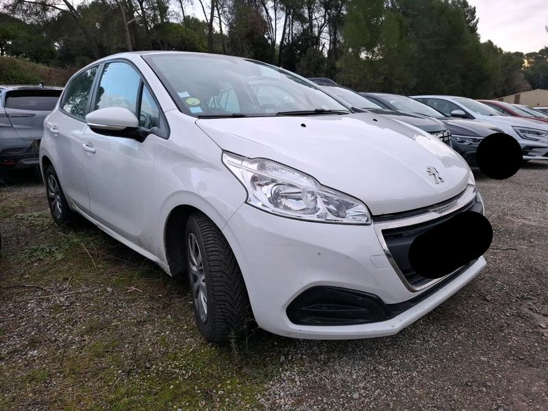 car Peugeot 208 id65546 main photo