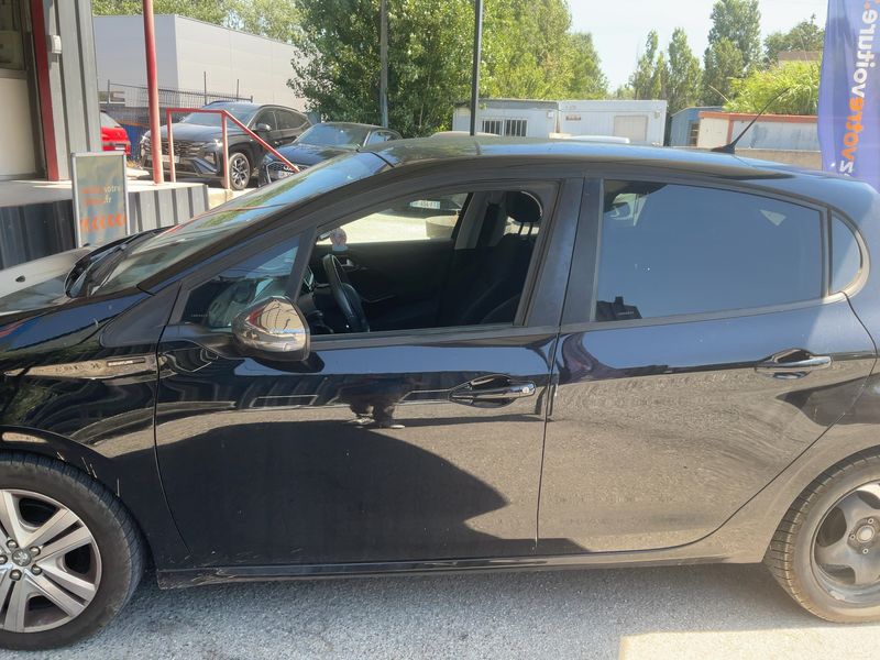 car Peugeot 208 id65547 photo #8