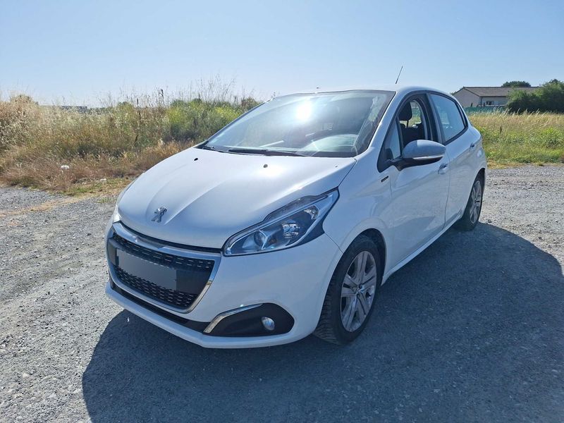 car Peugeot 208 id65580 main photo