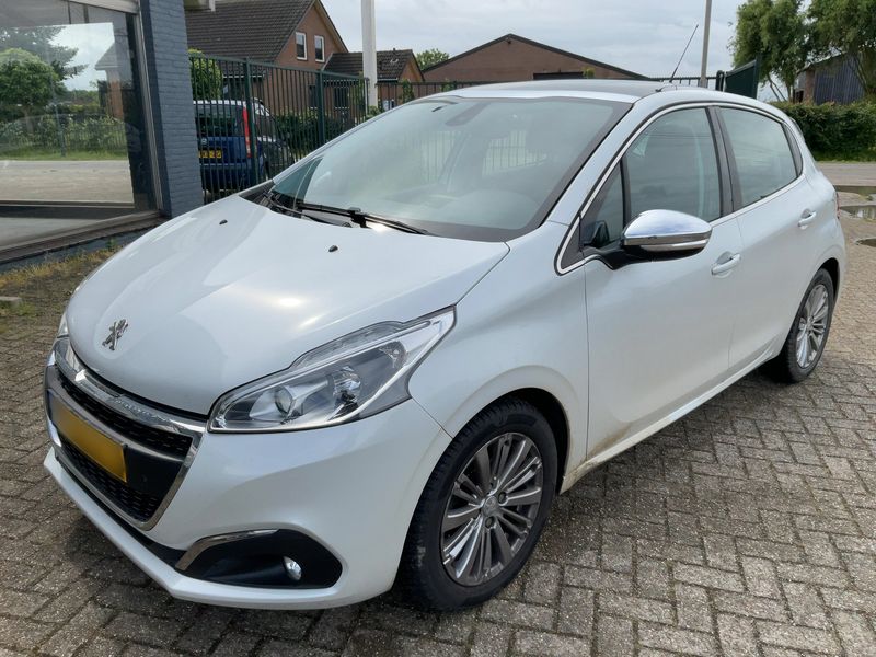 car Peugeot 208 id65603 main photo