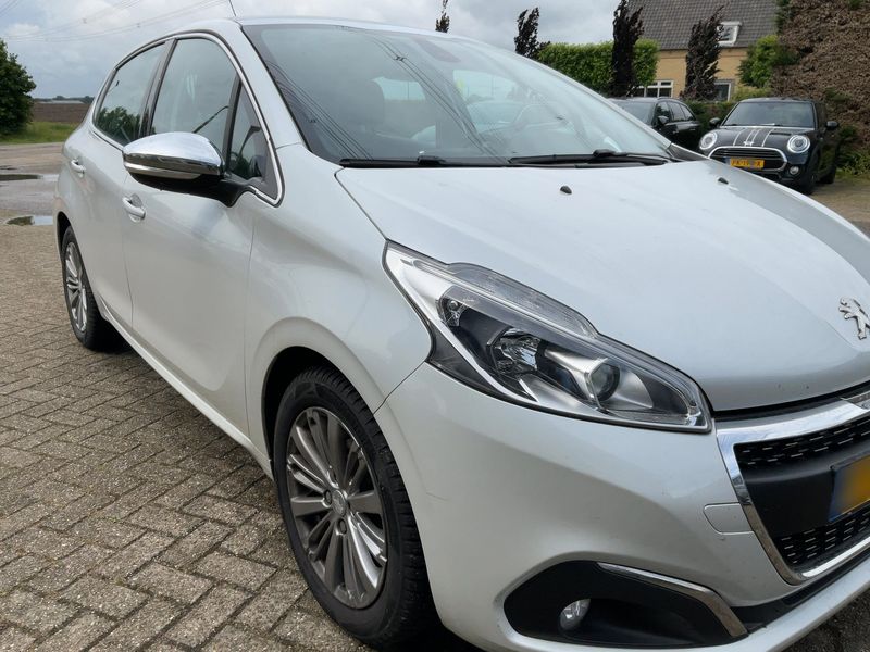 car Peugeot 208 id65603 photo #13