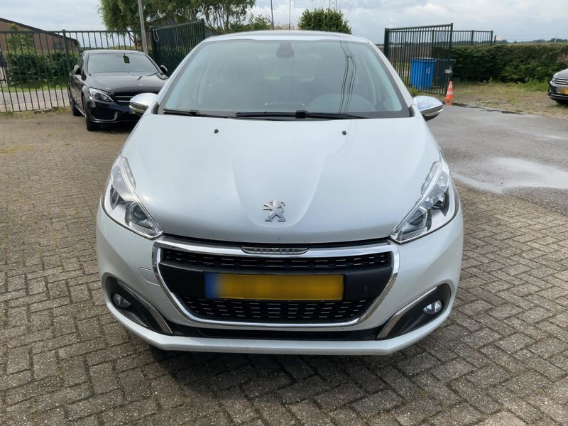 car Peugeot 208 id65603 photo #5