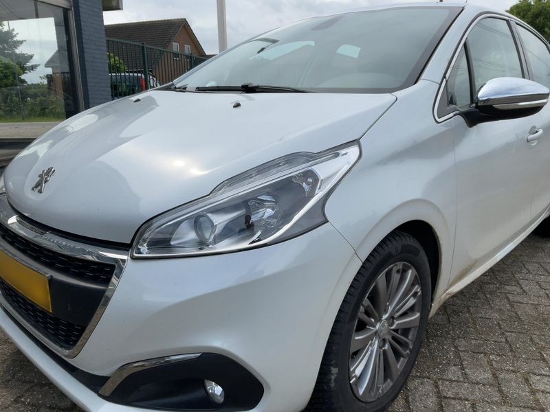 car Peugeot 208 id65603 photo #6
