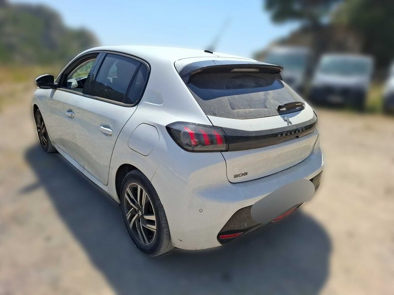car Peugeot 208 id65611 photo #2