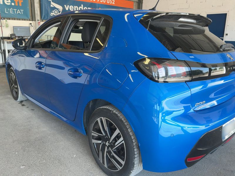 car Peugeot 208 id65612 photo #2