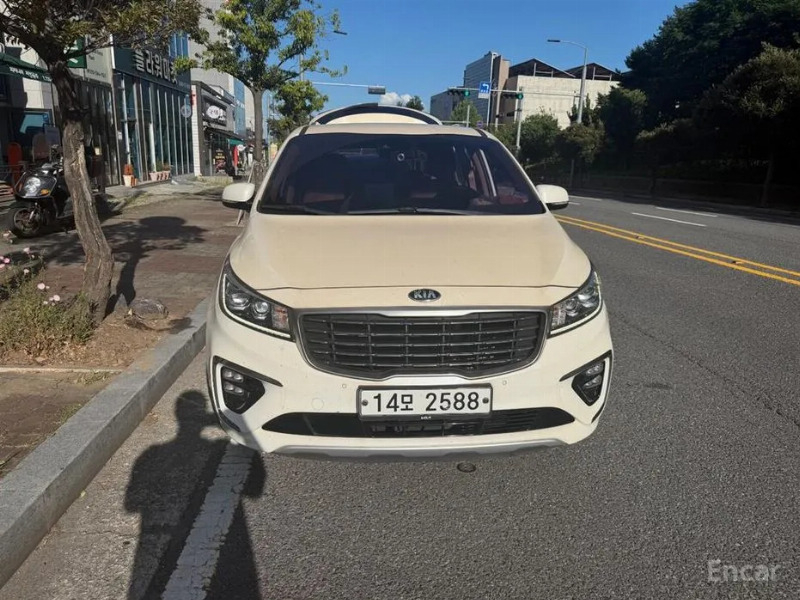 car KIA Carnival id65681 main photo