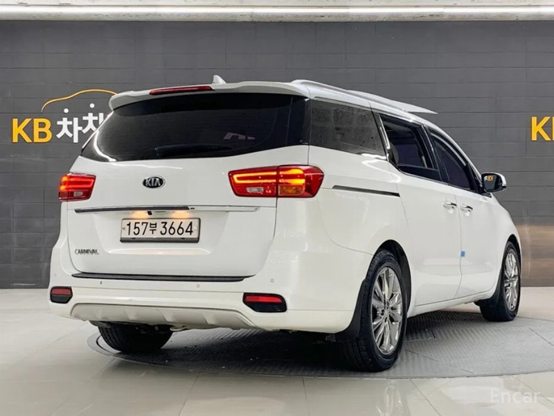 car KIA Carnival id65695 photo #2