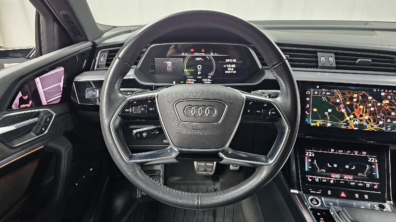 car Audi e-tron id65891 photo #12