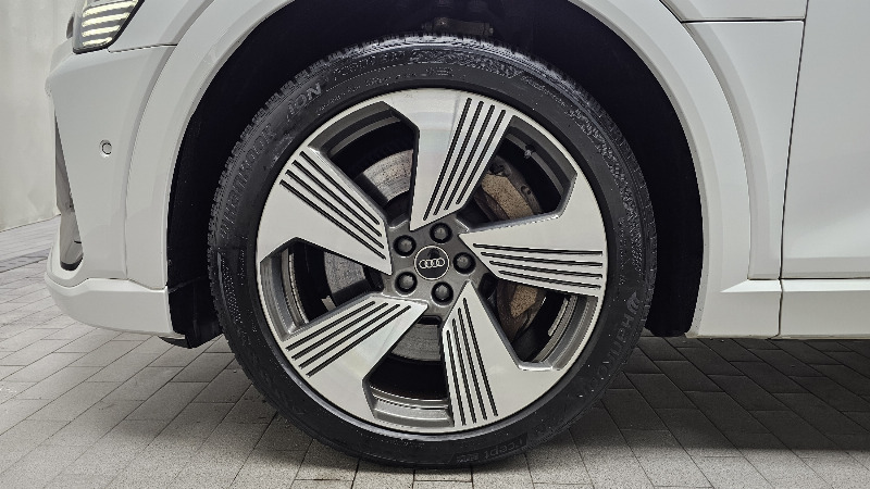 car Audi e-tron id65891 photo #5