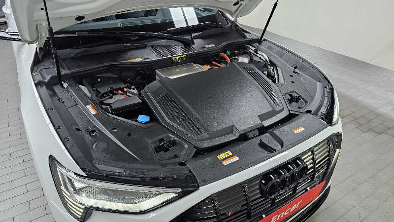 car Audi e-tron id65891 photo #6