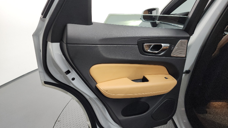 car Volvo XC60 id65903 photo #25