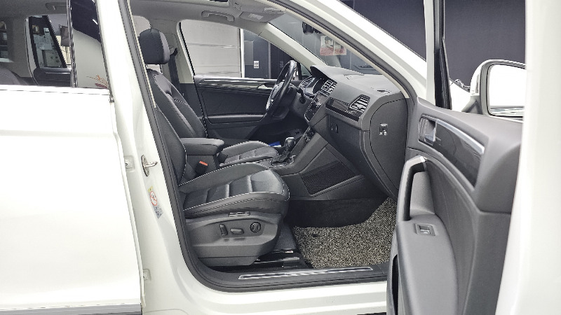 car Volkswagen Tiguan id65996 photo #11