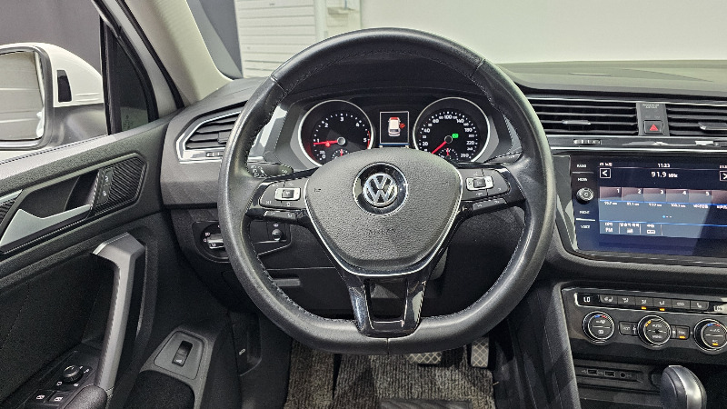 car Volkswagen Tiguan id65996 photo #13