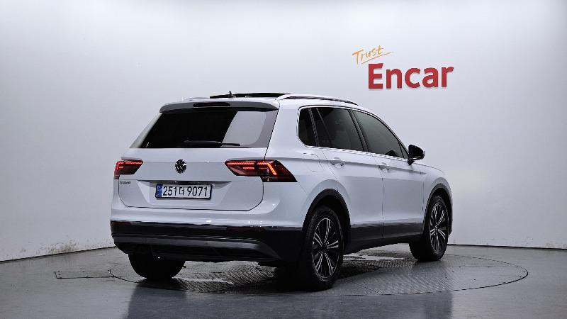 car Volkswagen Tiguan id65996 photo #2
