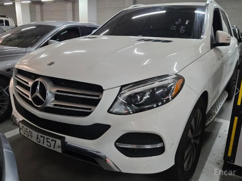 car Mercedes Benz GLE id66035 main photo