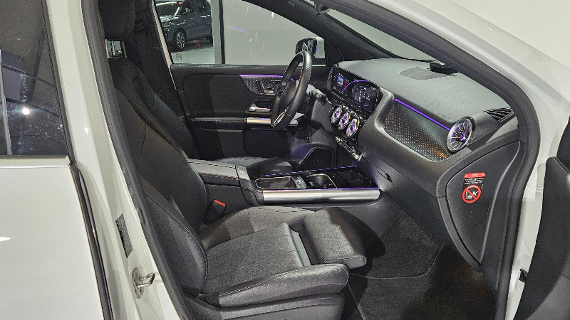car Mercedes Benz EQA id66073 photo #18