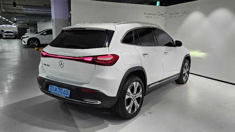 car Mercedes Benz EQA id66073 photo #4