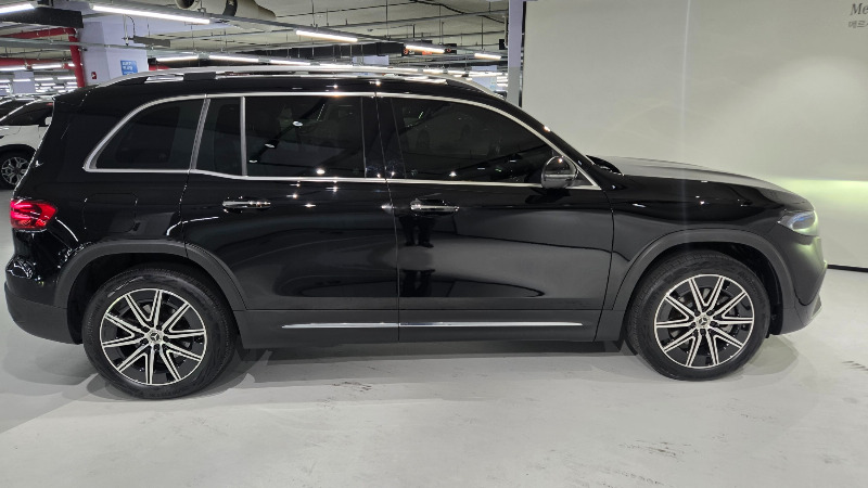 car Mercedes Benz EQB id66093 photo #9