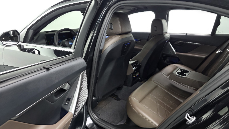 car BMW i5 id66110 photo #11