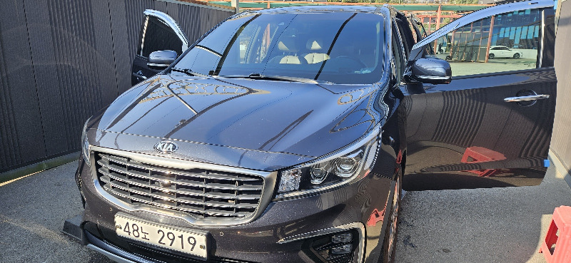 car KIA Carnival id66201 photo #3