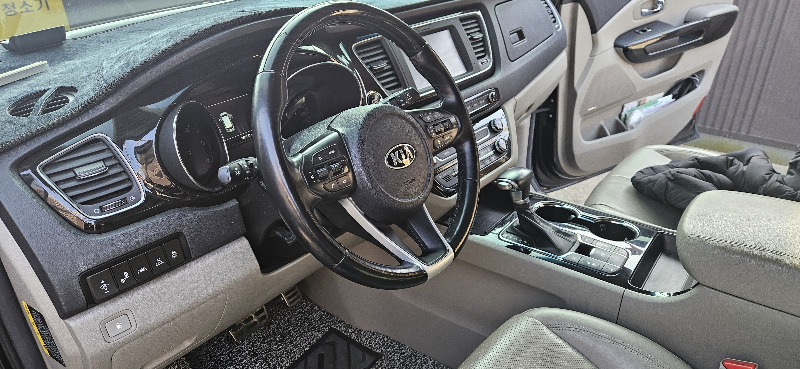 car KIA Carnival id66201 photo #9